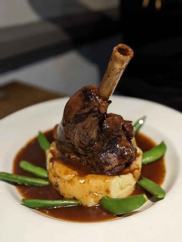 Gareth Harrington-Jones_The Railway Inn_Abercynon_review