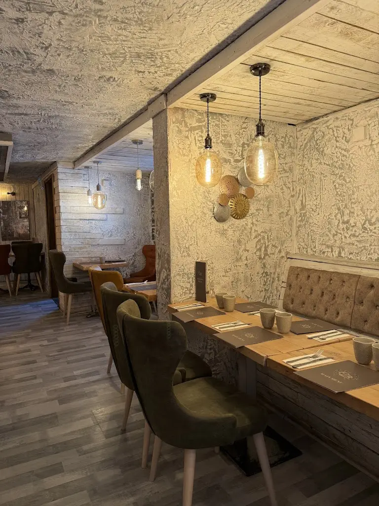 Casa Bianca Pontypridd_Abercynon_slider_image_3