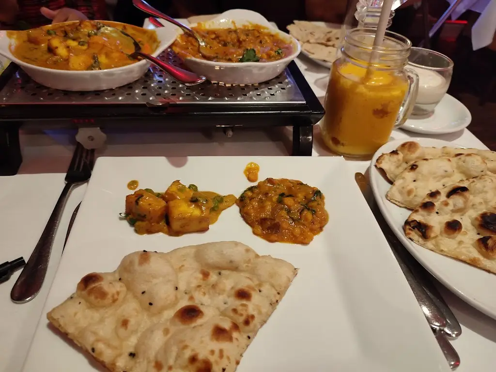 B11UP_Saffron Lounge (Cheltenham)_Bishops Cleeve_review