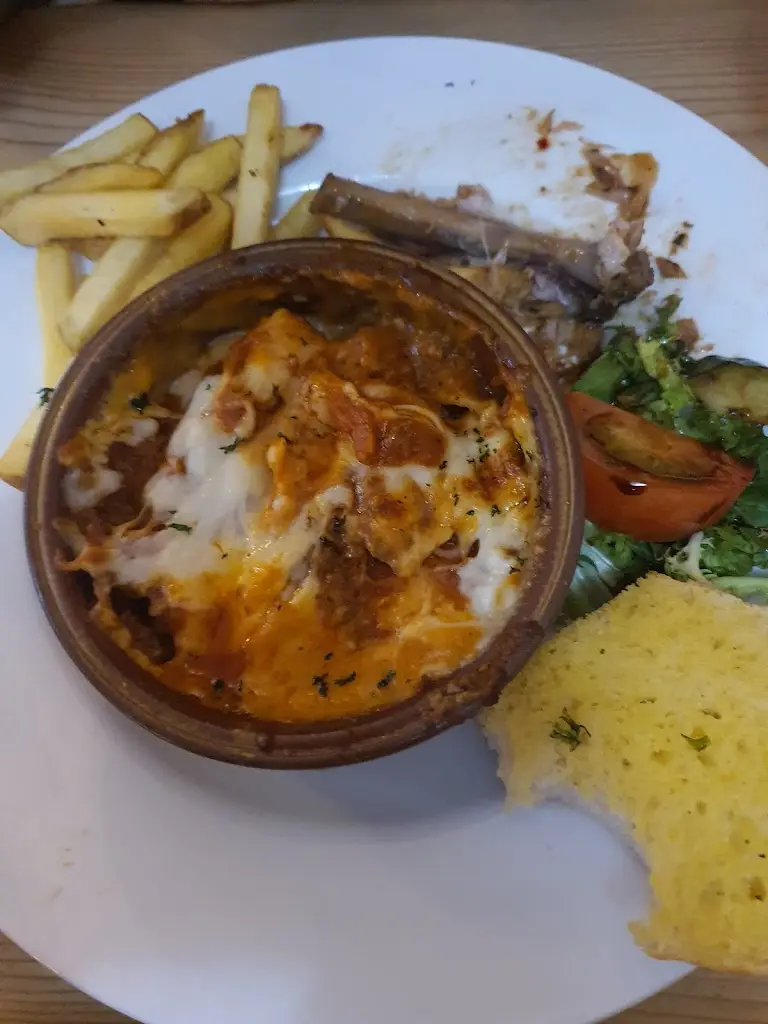 Mosses Gonsalves_Barinis Bar, Lounge and Restaurant_Abercynon_recensione