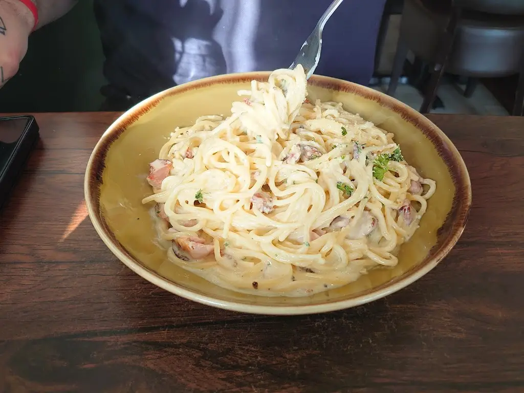 Bella e Buona Italian Restaurant_Blaenau Gwent_slider_image_3