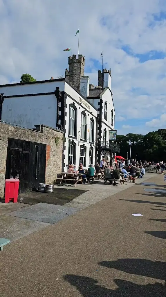 The Liverpool Arms Hotel_Beaumaris_slider_image_2