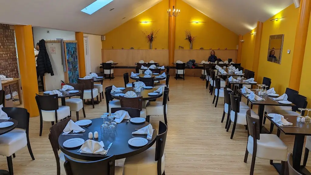 Sarisa Indian Kitchen_Beaumaris_slider_image_1