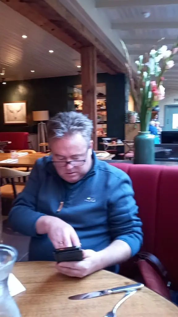 Coach at The Bull Beaumaris_Beaumaris_slider_image_2