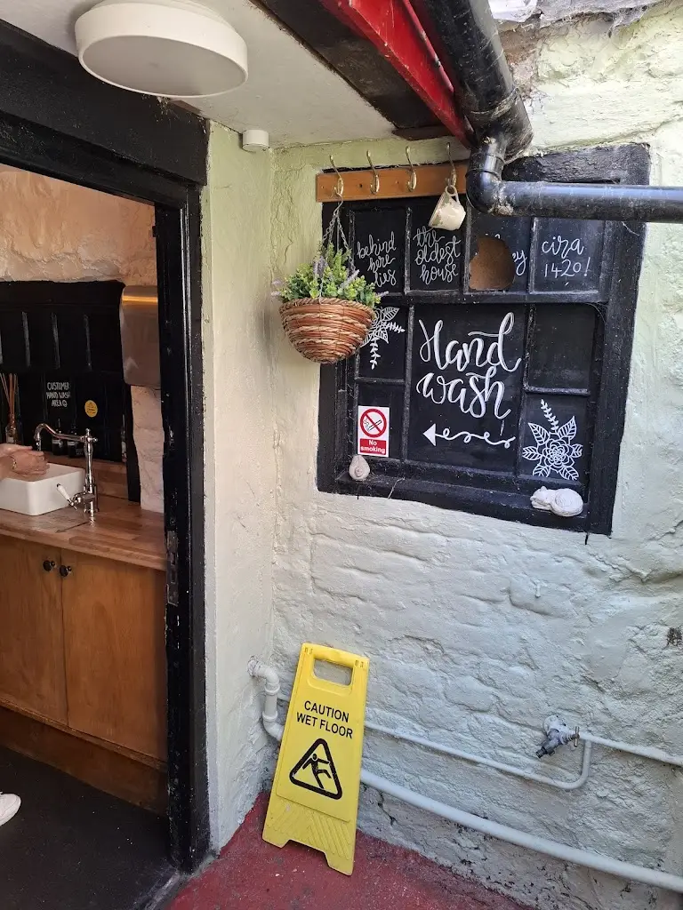 David Elsmore_Beau's Tea Rooms_Beaumaris_review