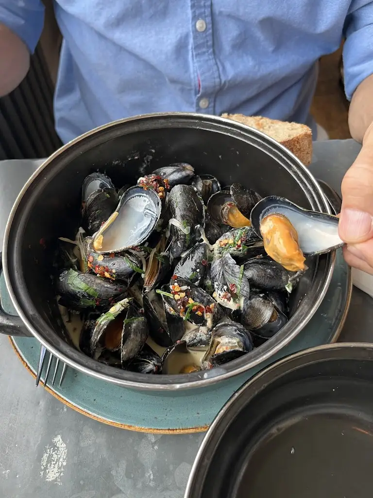 Menu_Dylan's Menai Bridge_Beaumaris_image_7