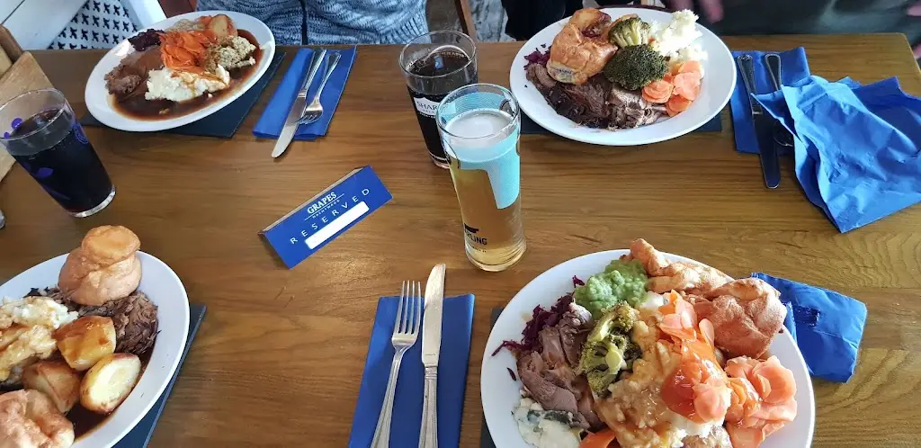 Menu_The Grapes Hotel, Bar & Restaurant_Blaenau-Ffestiniog_image_6