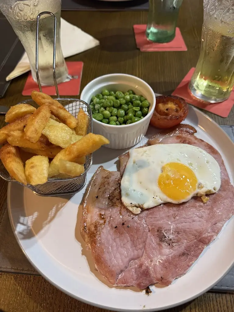 Lois : No Cruise Control_The Harp Inn_Abergele_review