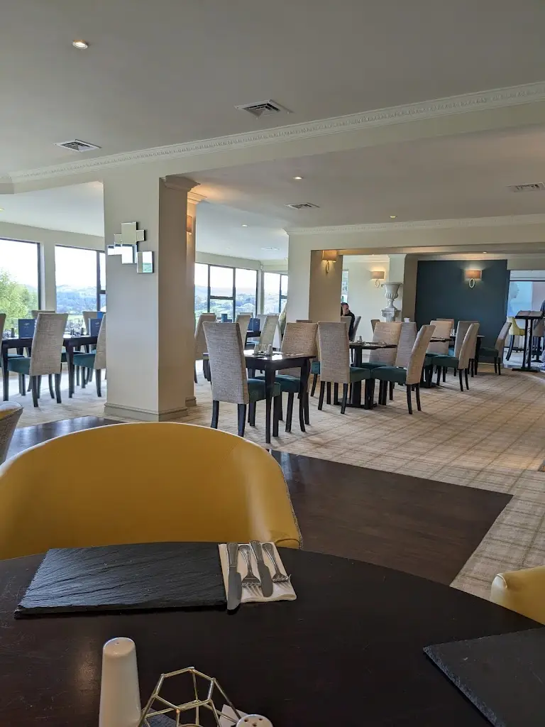 The Cliffs Restaurant_Abergele_slider_image_1