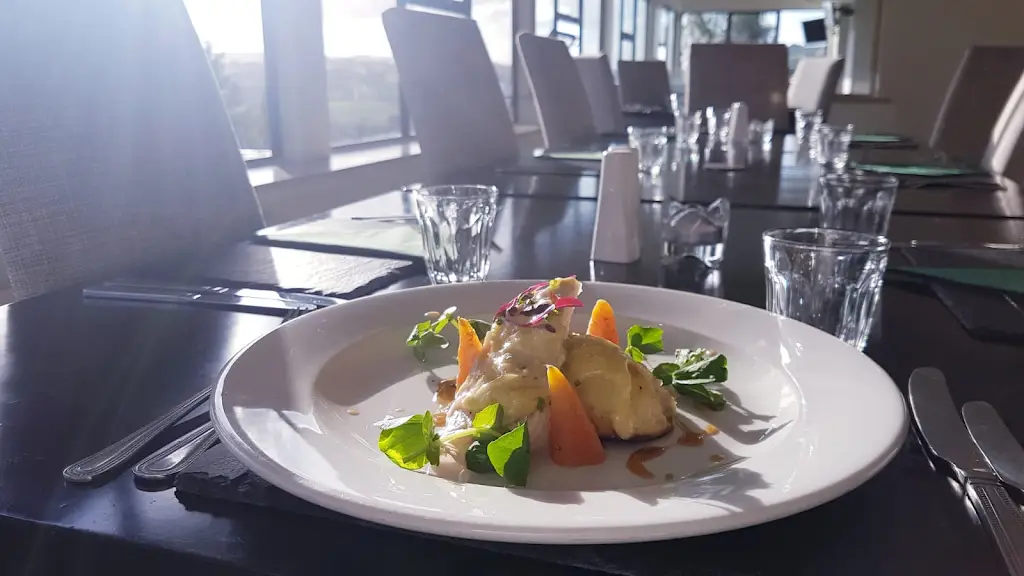 The Cliffs Restaurant_Abergele_slider_image_3