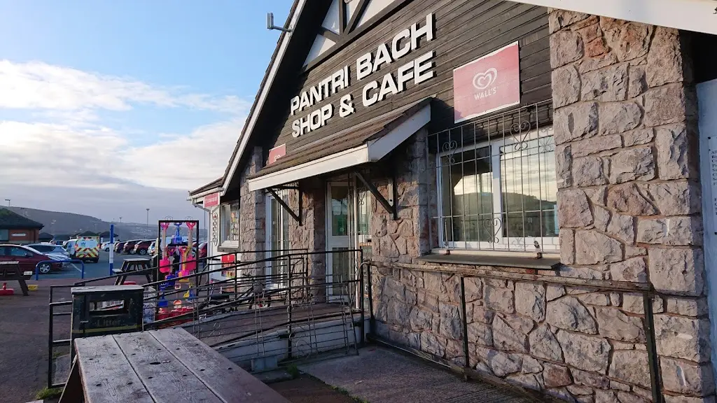 Pantri Bach Cafe & Gift Shop restaurant in Abergele