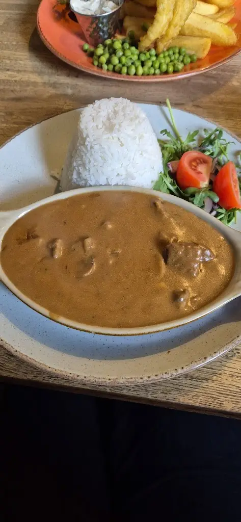 Geoff Faulkner_Bull Hotel_Abergele_review