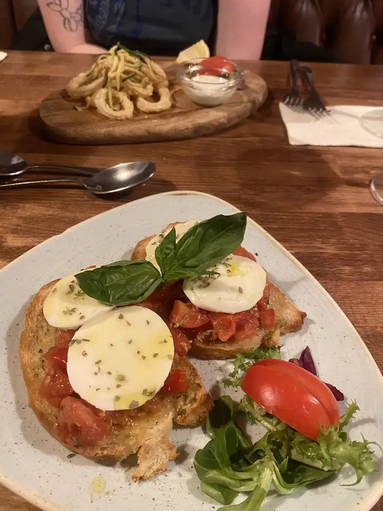 Ricky T_La Famiglia - Italian Restaurant Bristol_Bitton_review