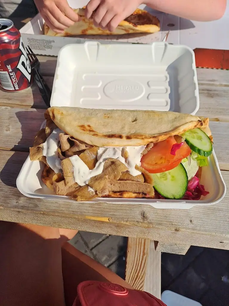 Chloe Rossiterr_The Ark_Abergele_review