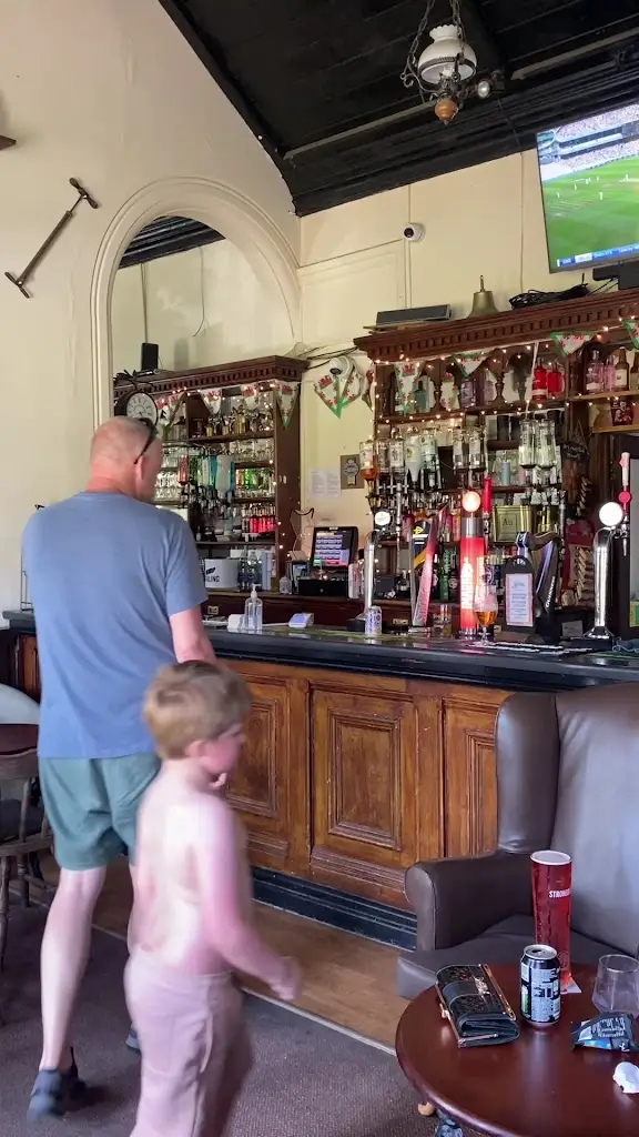 solvor uggerud_Refreshment Rooms_Blaengwynfi_review