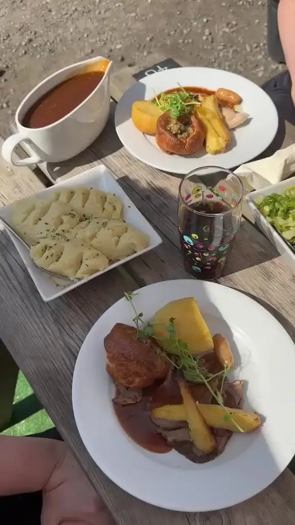 The Old White Horse Inn_Blaengwynfi_slider_image_2