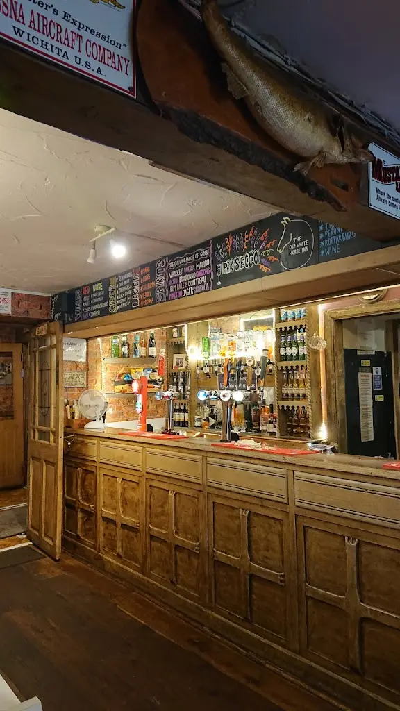 The Old White Horse Inn_Blaengwynfi_slider_image_3