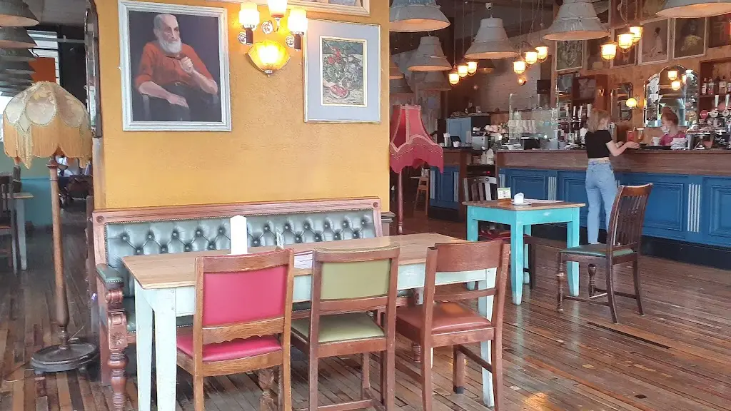 Bonzo Lounge_Bitton_slider_image_2