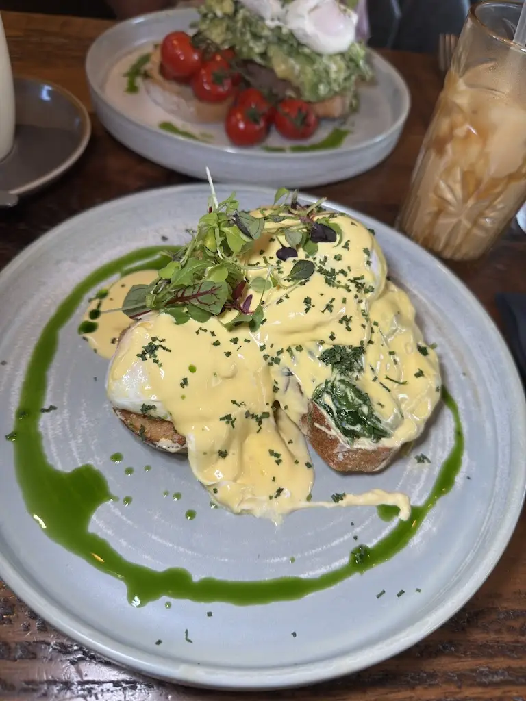 Anna Davies _Blas_Ammanford_review