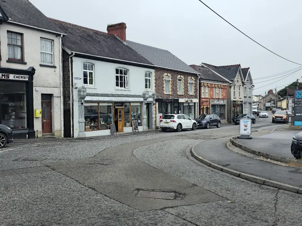 Bob JOE_Gegin Valans_Ammanford_recensione