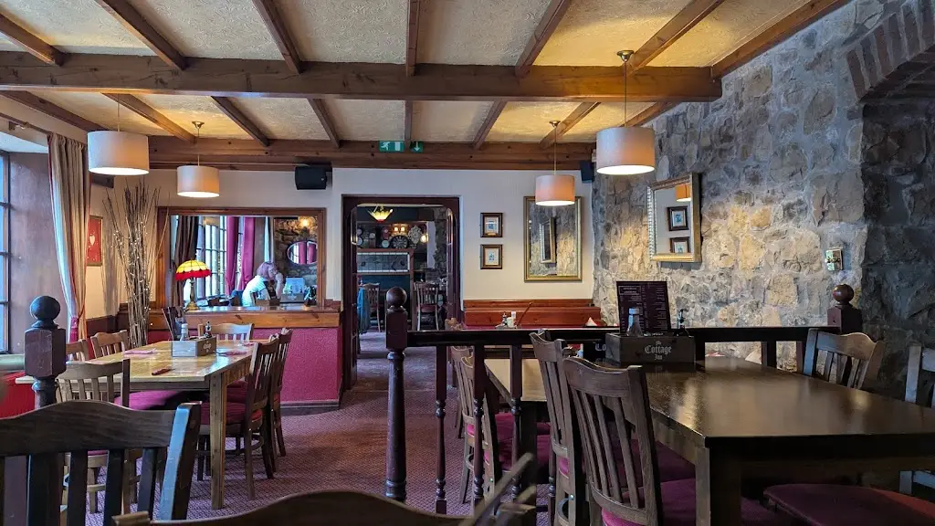 Bethan Owen_Cottage Inn_Ammanford_review
