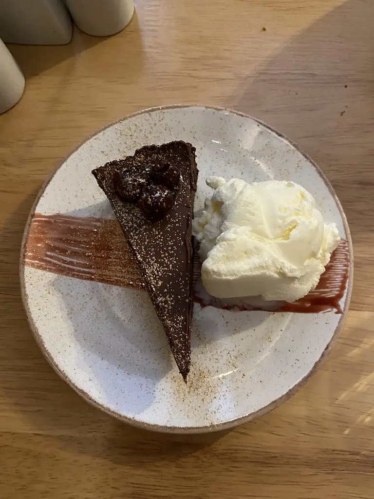 Alice A_The Red Lion, Llandybie_Ammanford_review