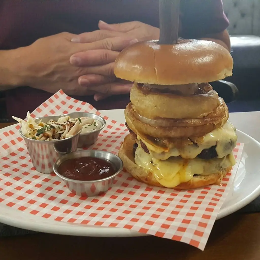 Kim Jones_The Mount Bar and Grill_Ammanford_review