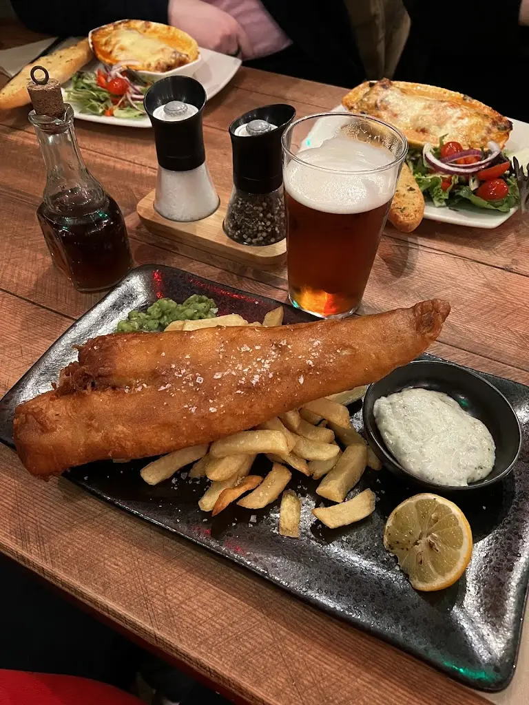 Elizabeth Fabian_Kings Head Inn_Ammanford_review