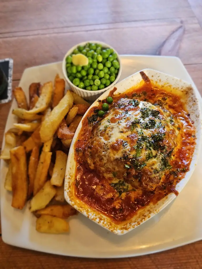 Sam Crews_Kings Head Inn_Ammanford_review