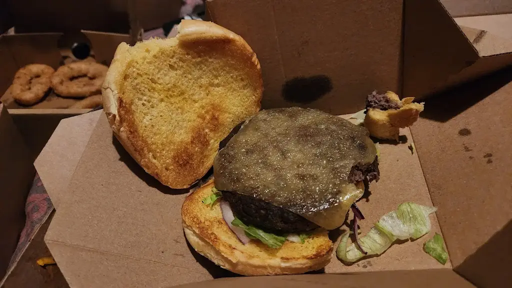 Damian Williams_The Sweetie Hut_Ammanford_review