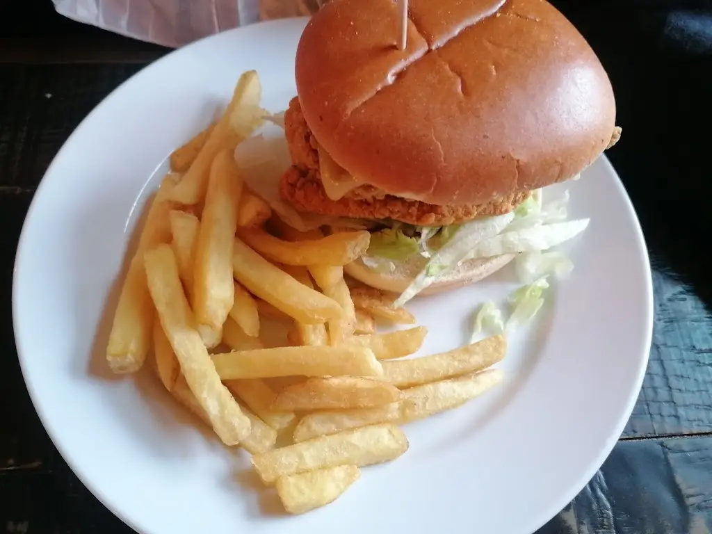 Monika Lutoslava Chubb_The Tythings_Bishopsworth_recensione