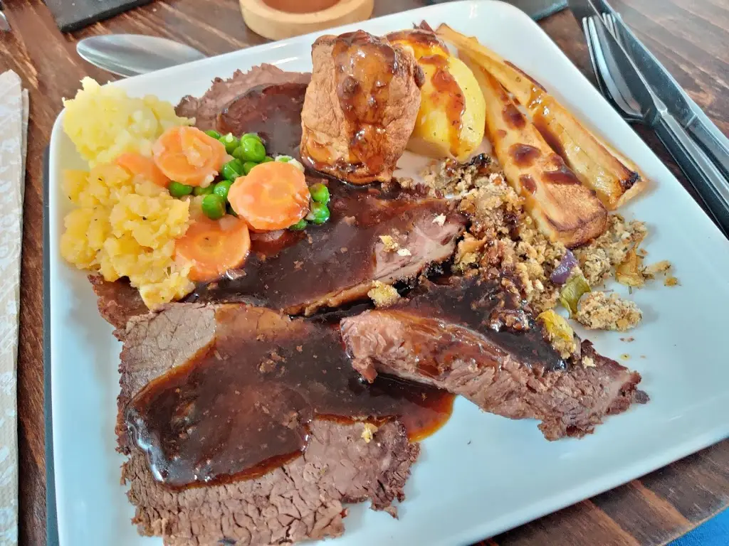 Michelle McKenzie_The Smiths Arms_Ammanford_review