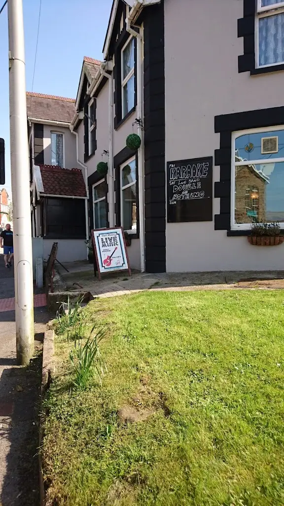 Half Moon Inn restaurant in Ammanford