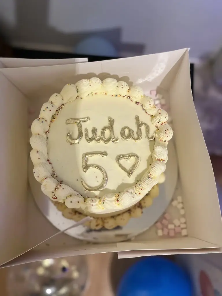 Aanuoluwapo Adesola_Pantycelyn Tiny Tea Room_Ammanford_review