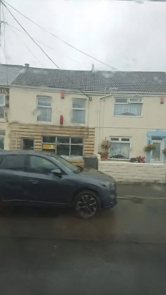 Tirydail Takeaway_Ammanford_slider_image_3