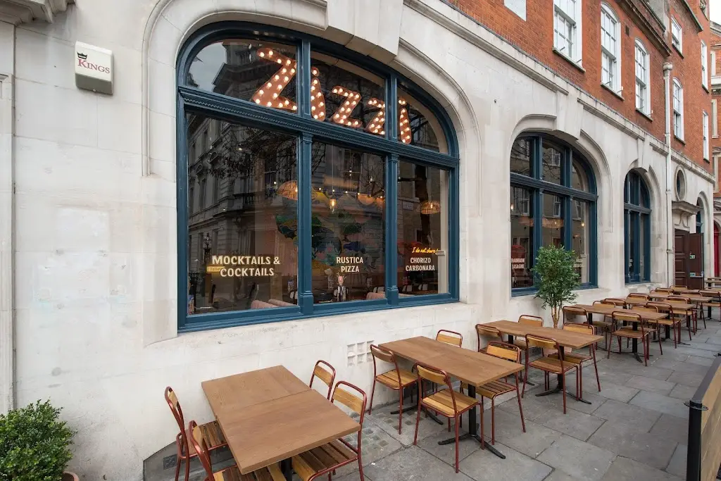 Zizzi - Bow Street (Covent Garden)_Bow Street_slider_image_1
