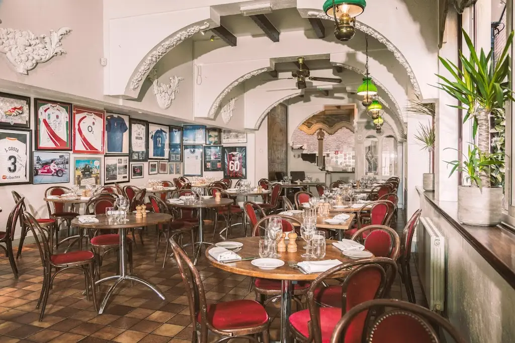 Taberna Etrusca_Bow Street_slider_image_1