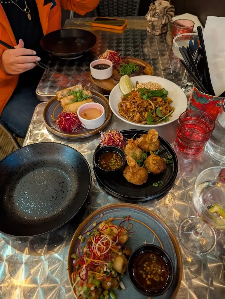 Robert Hallam_Mangosteen Gloucester Rd. (Thai Tapas & Bar)_Bishopston_review