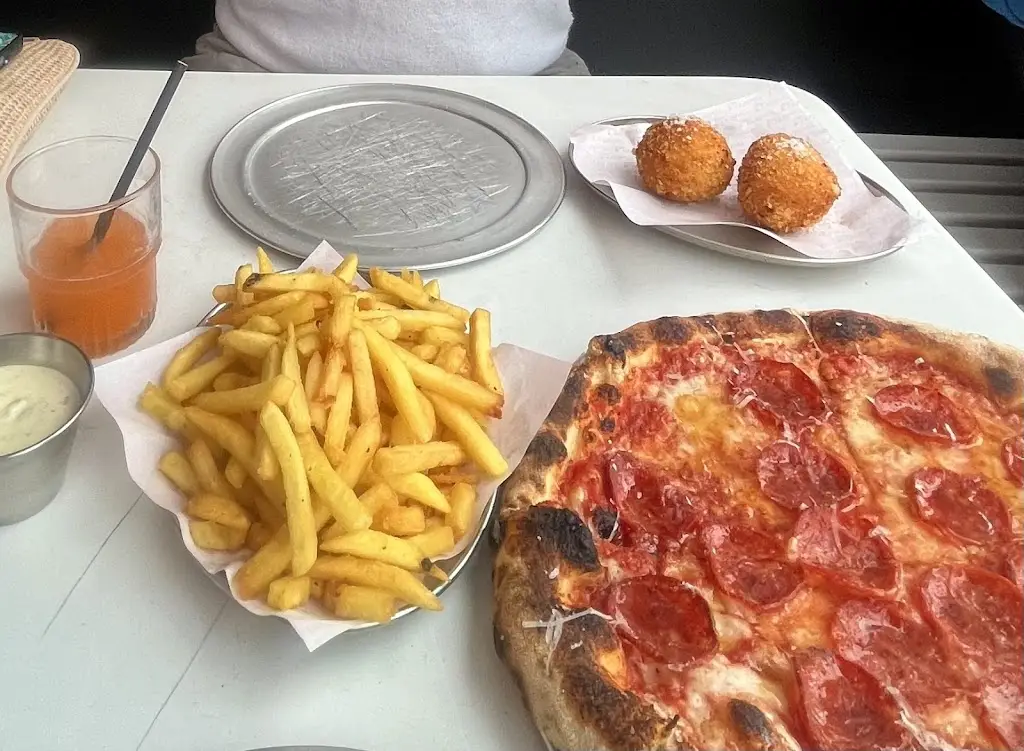 Ailsa McKniff_Pizzucci_Bishopston_review