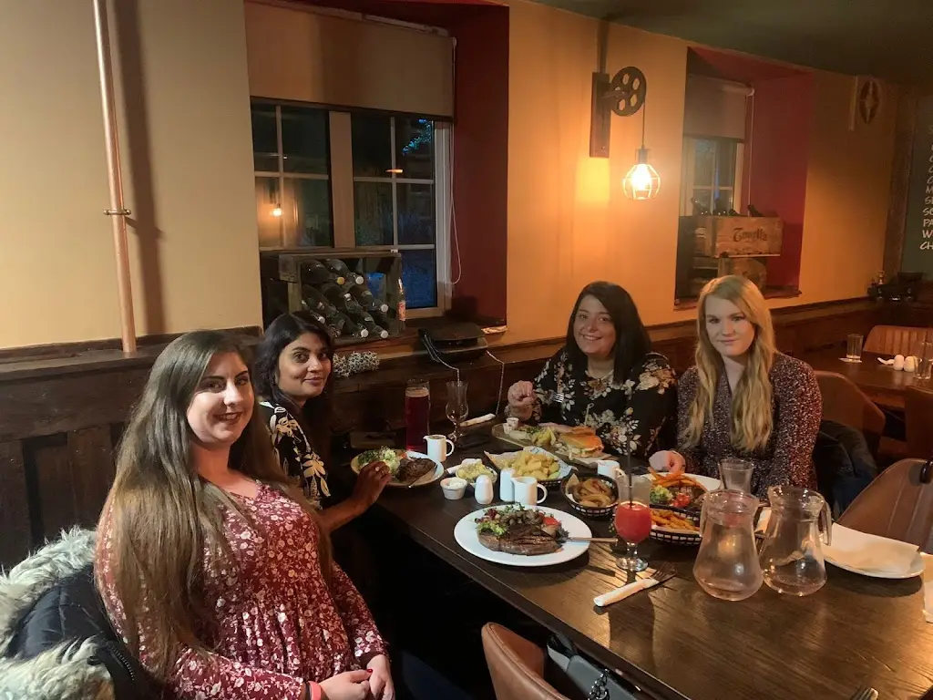 shetal patel_Tregib Arms_Brynamman_review