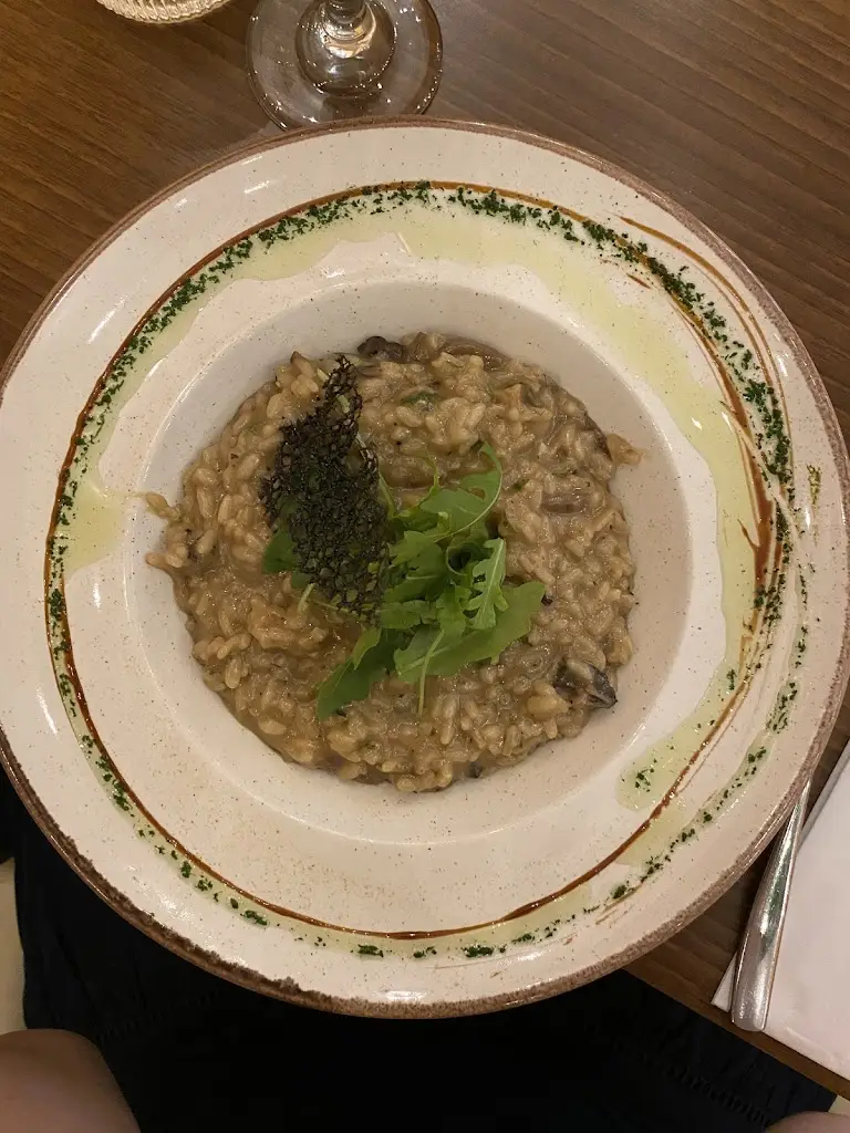 Emily Moulden_La Piazza Ristorante_Brecon_review