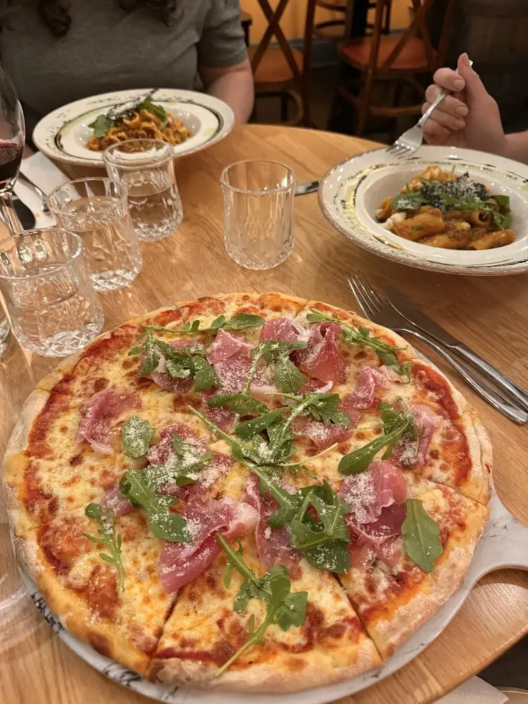 La Piazza Ristorante_Brecon_slider_image_3