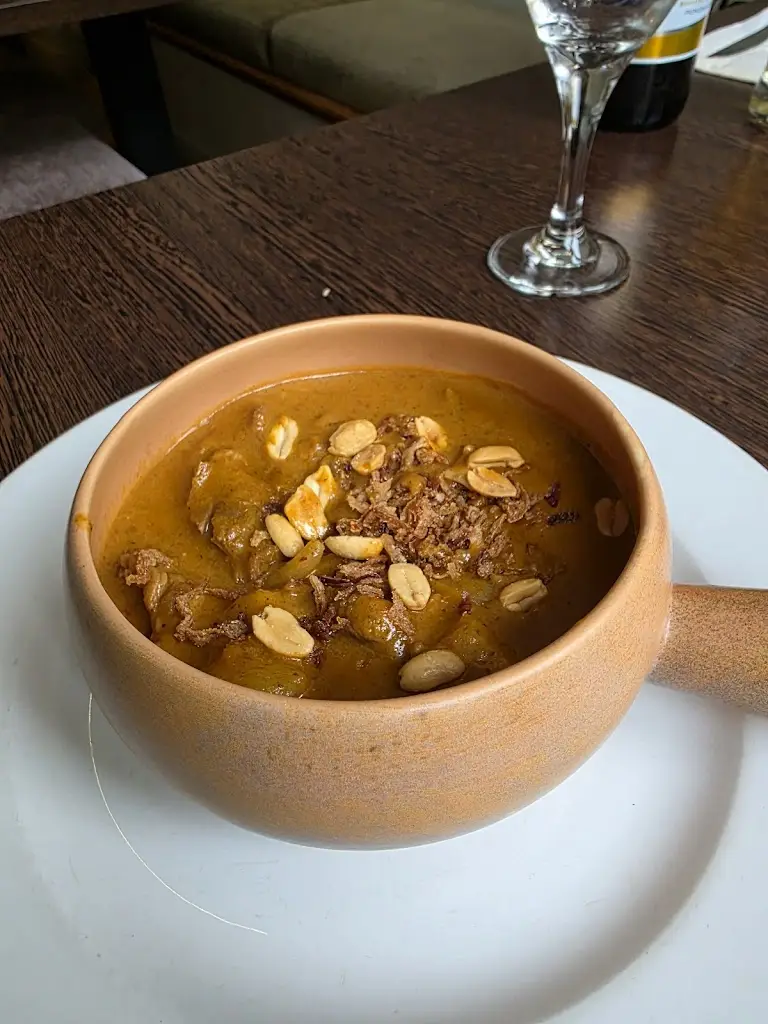 Michael Malvicino_Chang Thai & Pan Asian Cuisine_Brecon_review