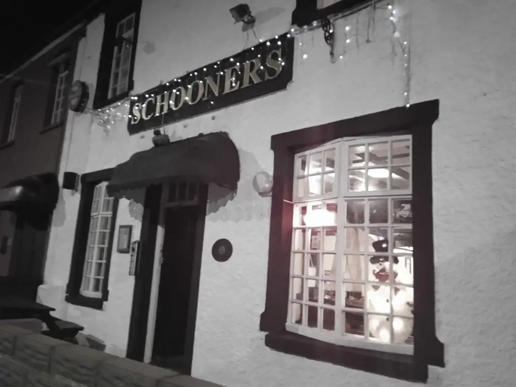 Schooners Bar ristorante a Briton Ferry