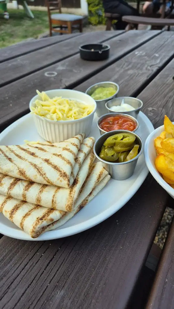 Carl Jukes_Horse and Jockey_Bilston_review