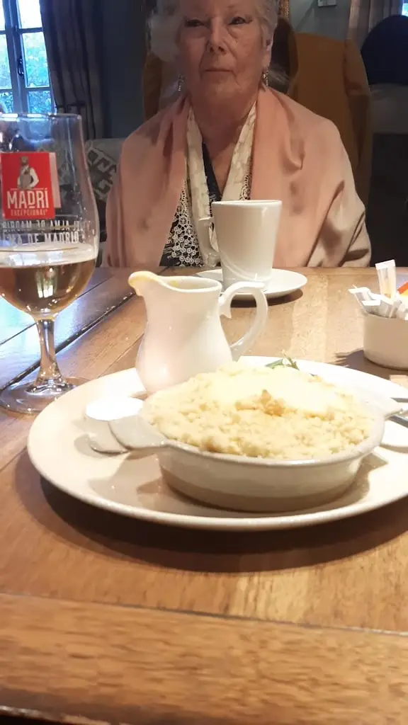 The Travellers Rest_Caerphilly_slider_image_2