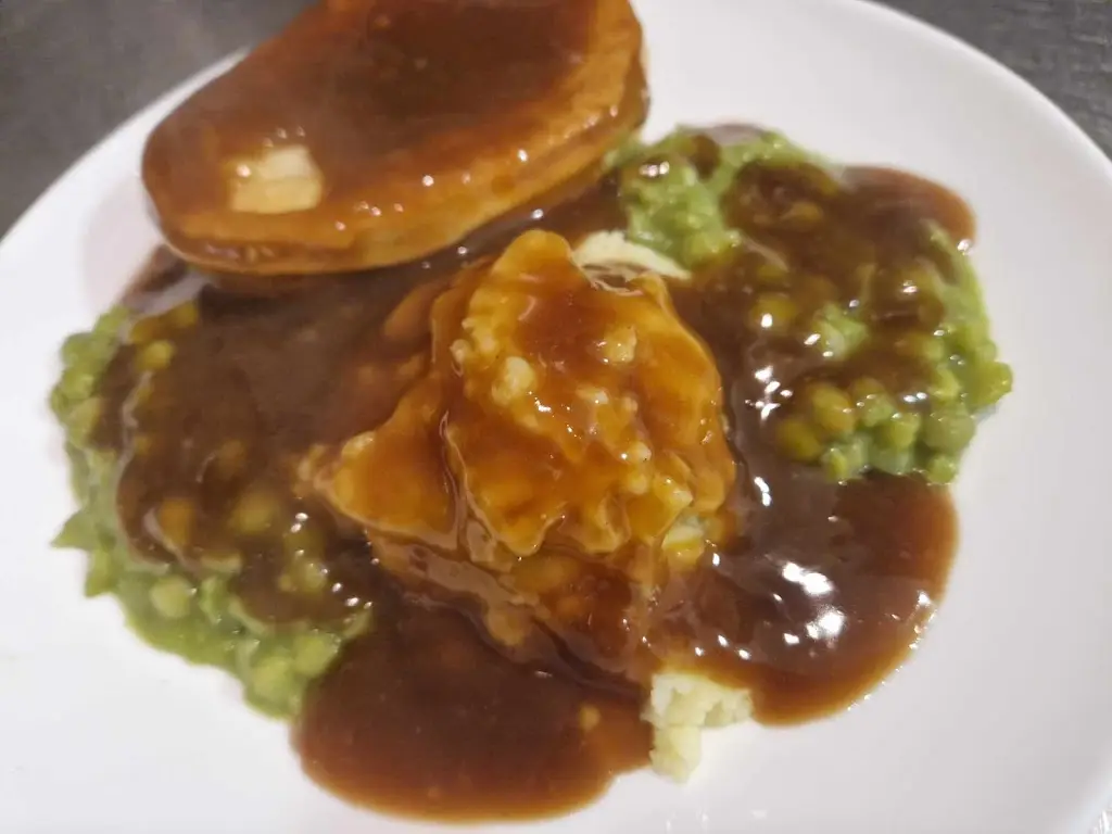 Nicola Jones_Sara's Kitchen_Caerphilly County Borough_review