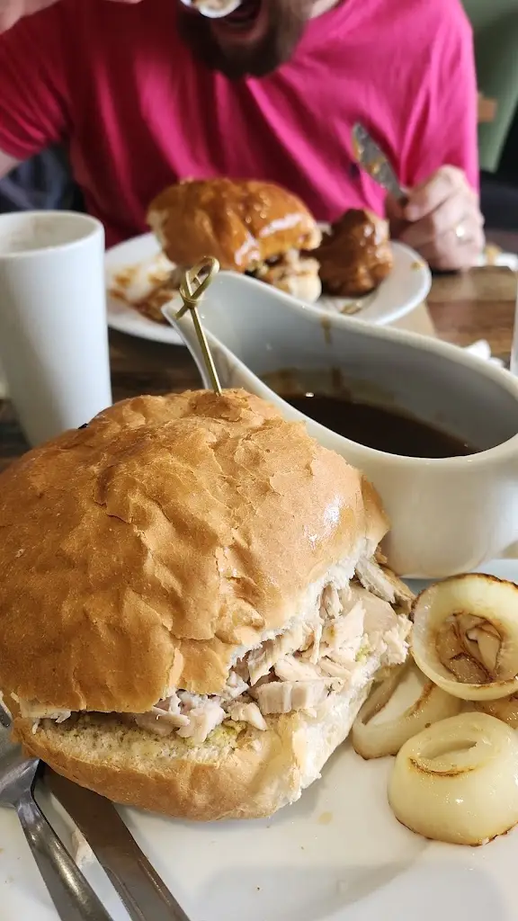 Lisa Fox_Sara's Kitchen_Caerphilly County Borough_review