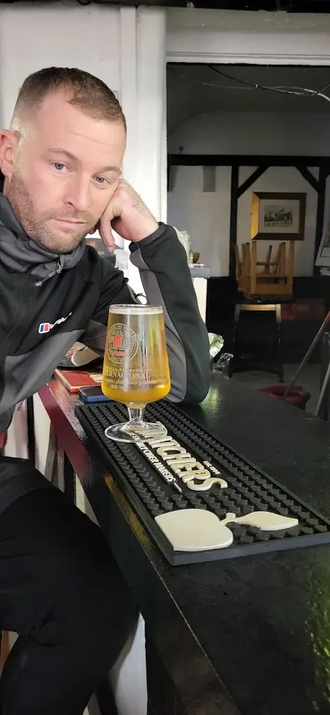 L C_Ye Olde Castle Inn_Caergwrle_review