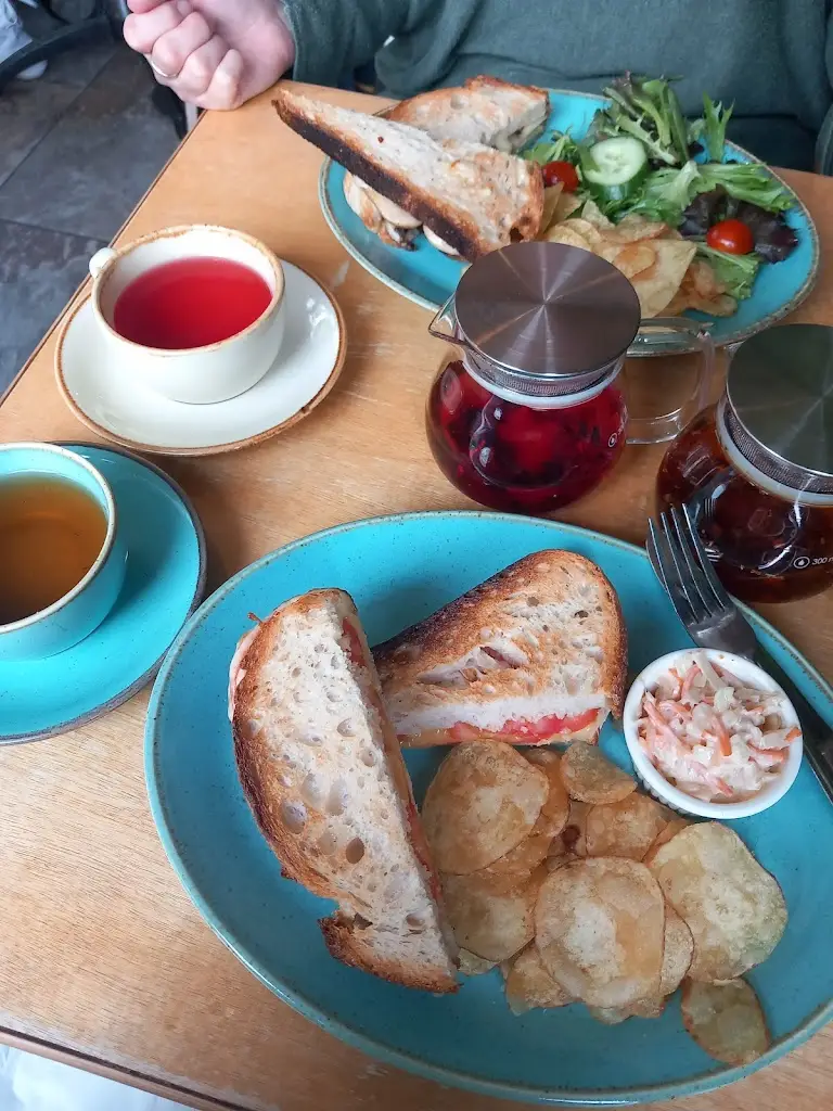 Julie Croston_Honey's Bakery & Cafe_Caergwrle_review